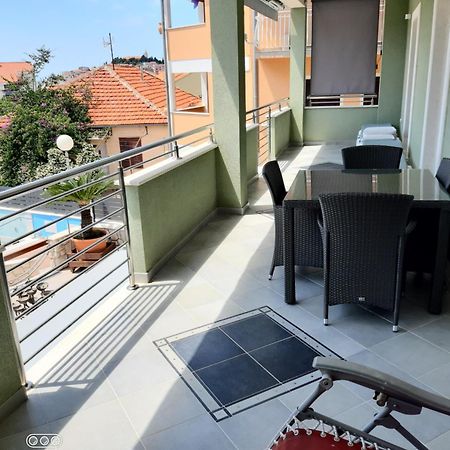 -Villa Sjor -Primosten-Apartmani- Has 2 Large Apartments And 2 Smaller Ones -Primosten Lokvice 6 Ngoại thất bức ảnh