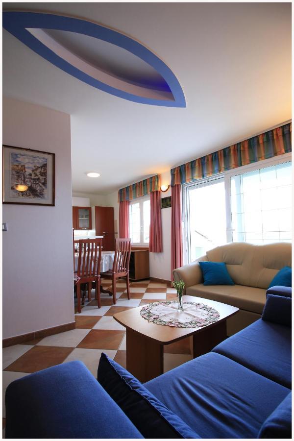 -Villa Sjor -Primosten-Apartmani- Has 2 Large Apartments And 2 Smaller Ones -Primosten Lokvice 6 Ngoại thất bức ảnh